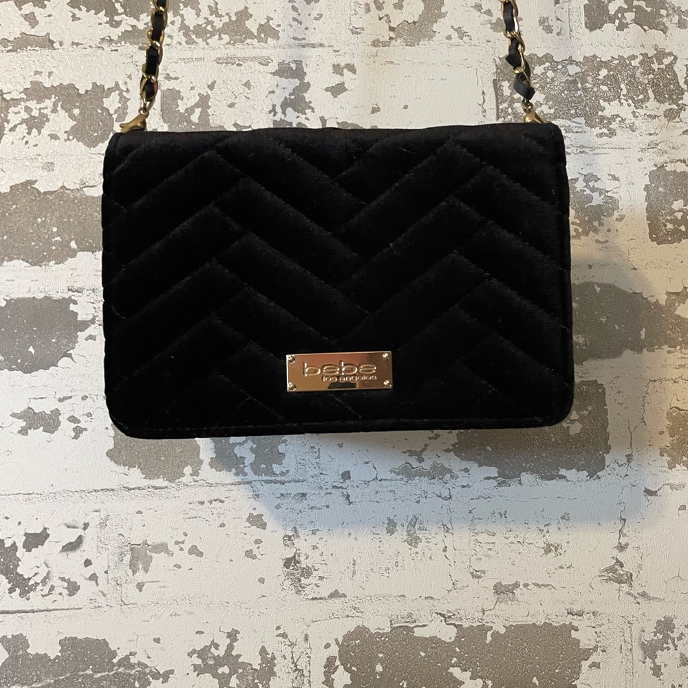 Chic black velvet crossbody bag from bebe featuring a classic quilted chevron - Picture 6 of 6